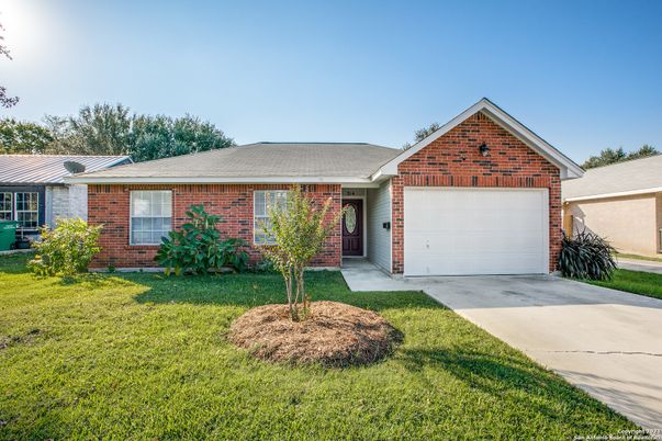 Attached, Exterior, Facade, Brick Facade, Ranch