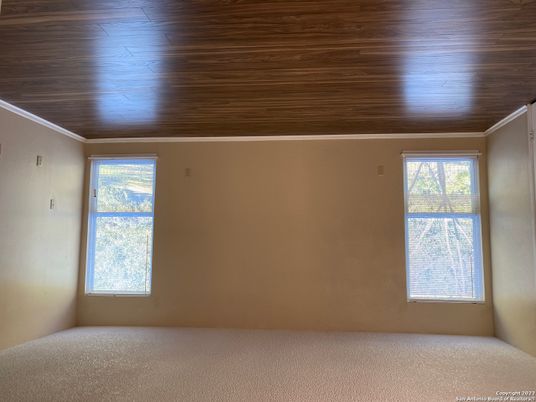 Empty room, Interior, Wooden Ceilings
