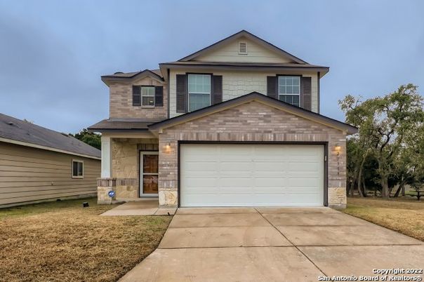 Attached, Exterior, Facade, American Craftsman