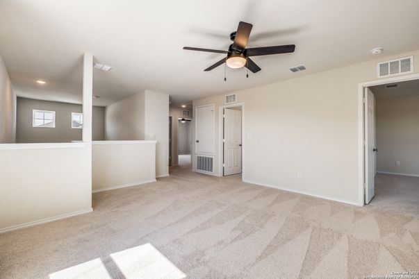 Empty room, Interior, Recessed Lighting