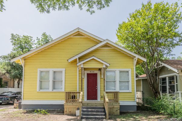 Exterior, Facade, American Craftsman