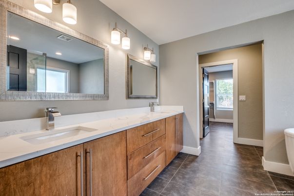 Bathroom, Dual Sink Vanities, Interior, Recessed Lighting