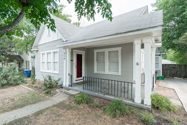 Exterior, Facade, None