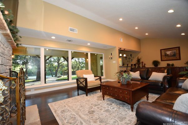 Interior, Living room, Pendant Lights, Recessed Lighting, Wood Texture Flooring