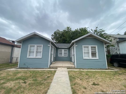 Backyard, Exterior, Facade, Ranch