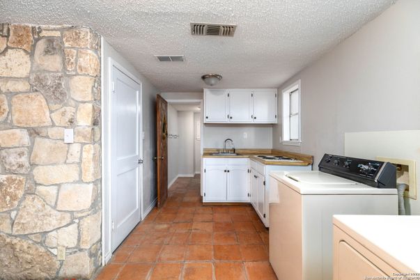 Interior, Kitchen, Stone Walls, Washer