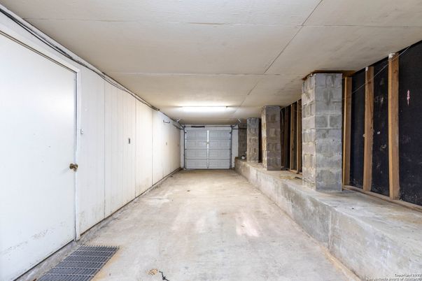 Garage, Interior