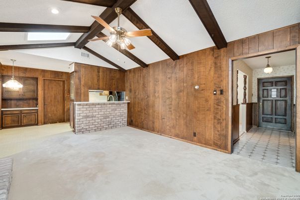 Empty room, Interior, Pendant Lights, Recessed Lighting, Wooden Beams, Wooden Walls