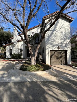 Attached, Exterior, Facade, Spanish Mediterranean