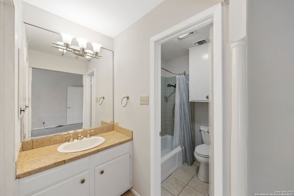 Bathroom, Interior, Tile Countertops