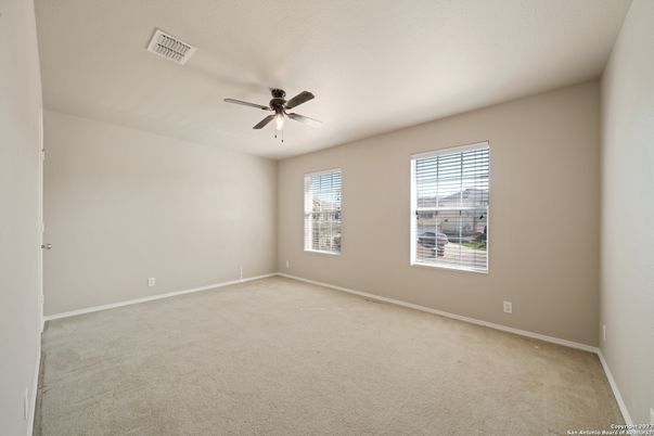Empty room, Interior