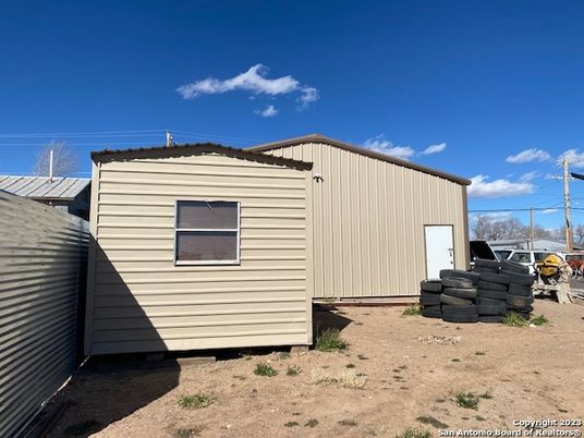 Detached Garage, Exterior