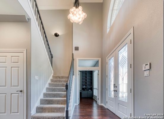 Interior, Pendant Lights, Wood Texture Flooring