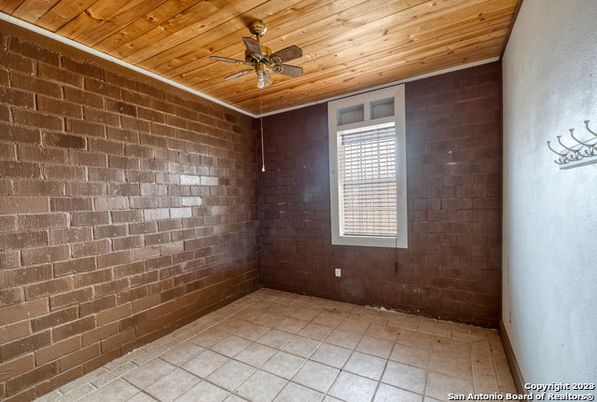 Empty room, Interior, Stone Walls, Wooden Ceilings
