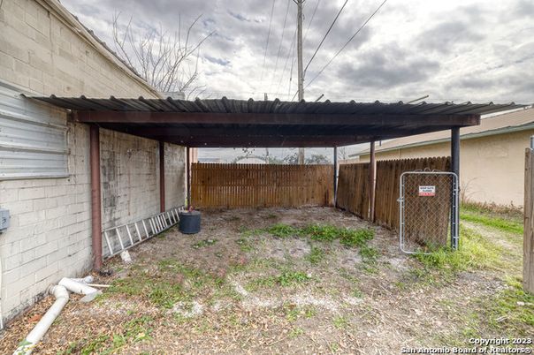 Backyard, Exterior