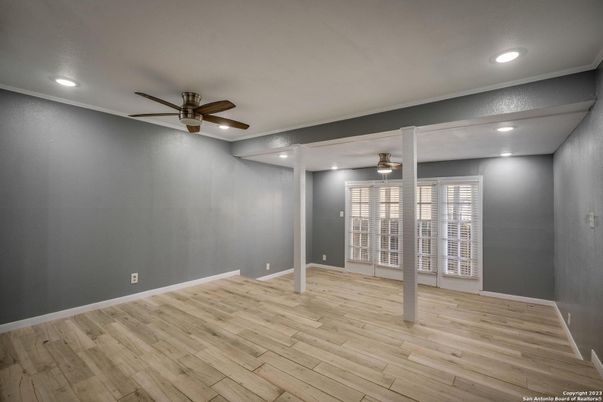 Empty room, Interior, Recessed Lighting, Wood Texture Flooring