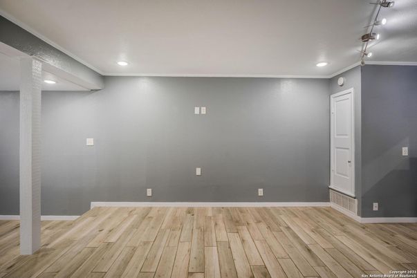 Empty room, Interior, Recessed Lighting, Wood Texture Flooring