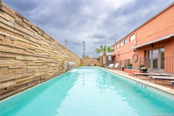 Exterior, Pool