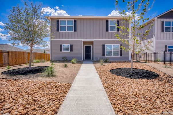 Exterior, Facade, Raised Ranch