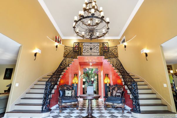 Chandelier, Interior