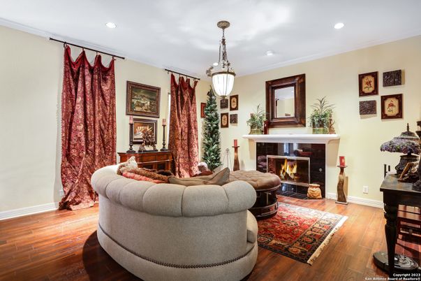 Fireplace, Interior, Living room, Pendant Lights, Recessed Lighting, Wood Texture Flooring