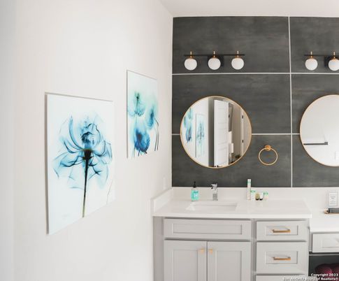 Bathroom, Dual Sink Vanities, Interior