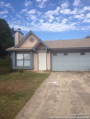 Attached, Exterior, Facade, Ranch
