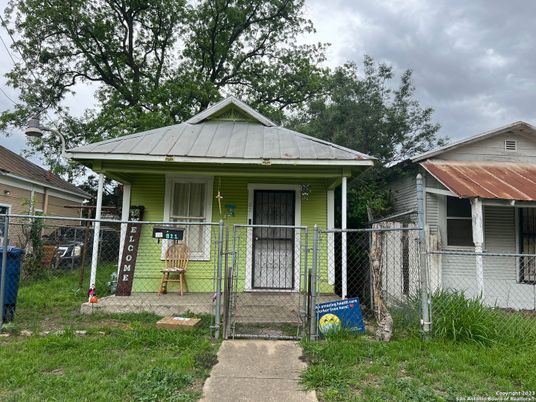 Exterior, Facade, None