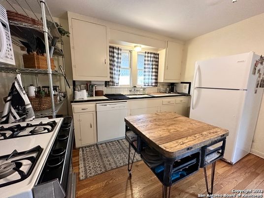 Interior, Kitchen, Wood Texture Flooring