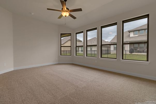 Empty room, Interior