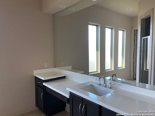 Bathroom, Dual Sink Vanities, Interior, Recessed Lighting