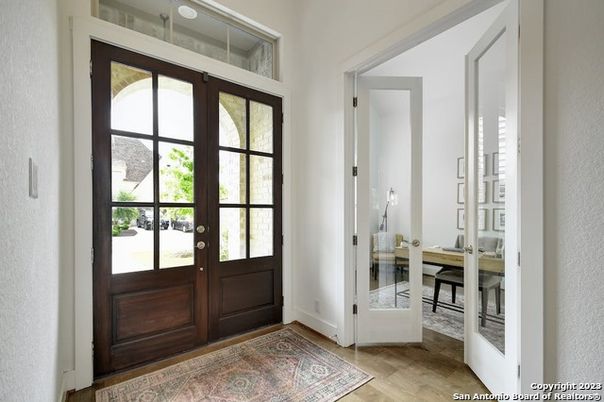 Dining room, Interior