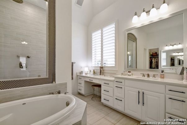 Bathroom, Dual Sink Vanities, Interior