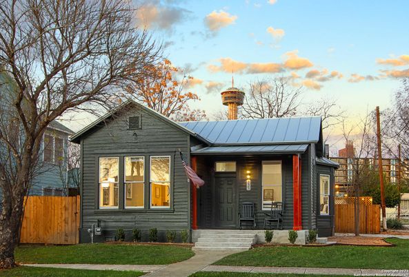 Exterior, Facade, American Craftsman