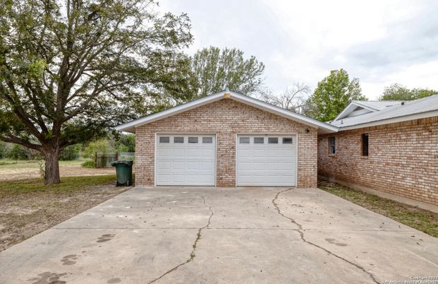 Detached Garage, Exterior