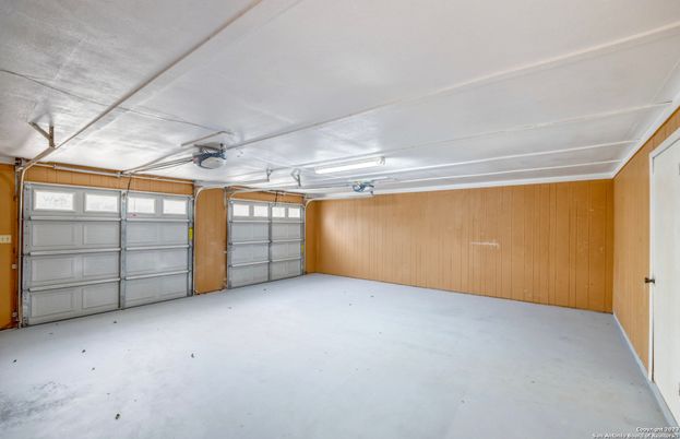 Garage, Interior