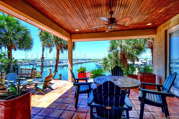 Exterior, Recessed Lighting, Water