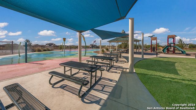 Exterior, Playground, Pool