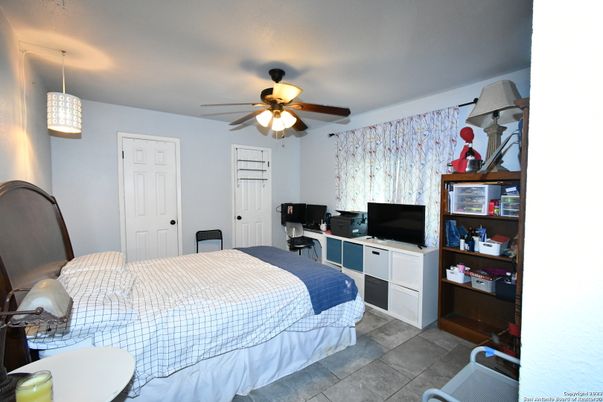 Bedroom, Interior, Pendant Lights