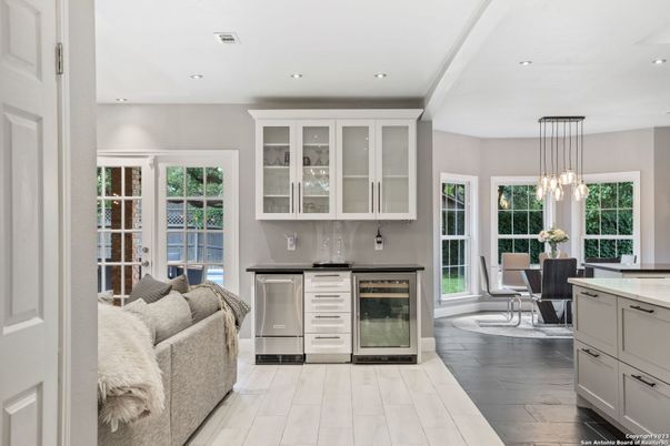 Dining room, Interior, Kitchen, Living room, Pendant Lights, Recessed Lighting, Stainless Steel Appliances, Wood Texture Flooring