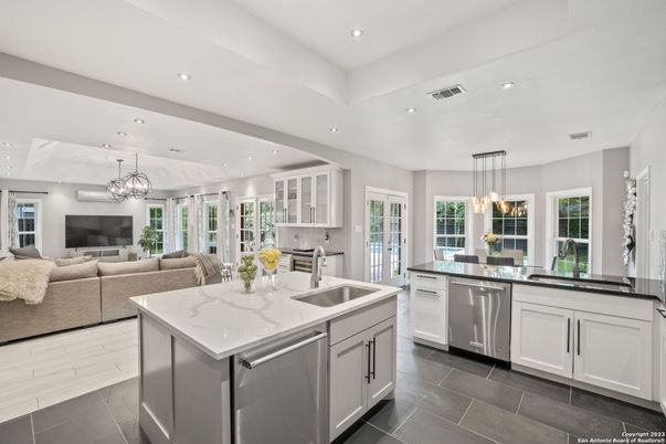 Dining room, Interior, Kitchen, Living room, Pendant Lights, Recessed Lighting, Stainless Steel Appliances