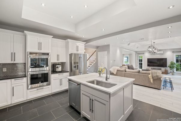 Chandelier, Interior, Kitchen, Living room, Recessed Lighting, Stainless Steel Appliances