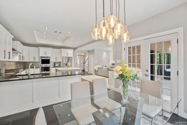 Dining room, Interior, Kitchen, Pendant Lights, Recessed Lighting, Stainless Steel Appliances