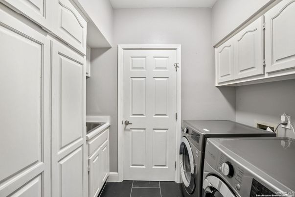 Interior, Washer