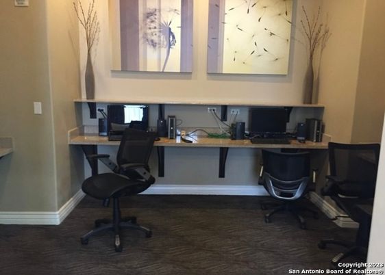 Home Office, Interior