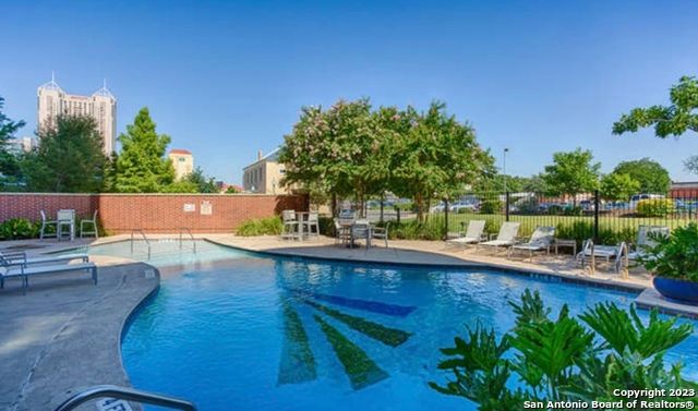 Exterior, Pool