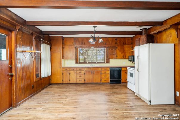 Chandelier, Interior, Kitchen, Pendant Lights, Wooden Beams, Wood Texture Flooring, Wooden Walls