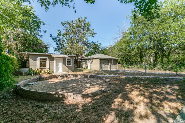 Backyard, Exterior