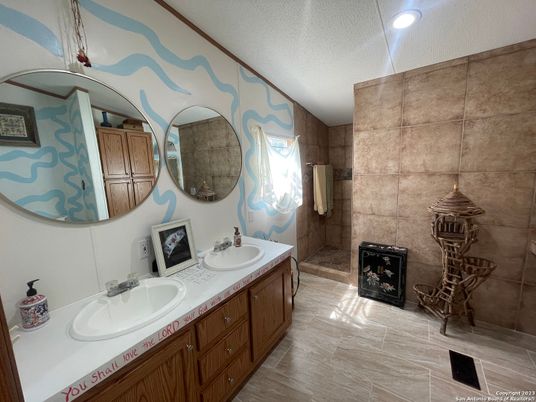 Bathroom, Dual Sink Vanities, Interior, Recessed Lighting