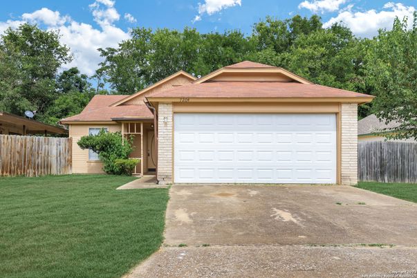 Detached Garage, Exterior